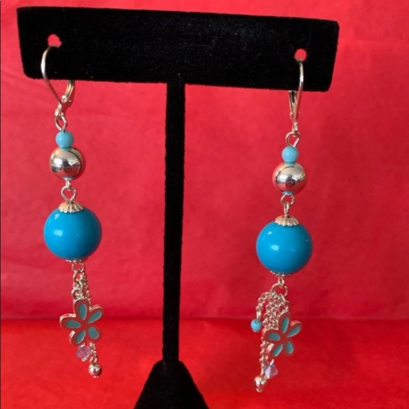 Fun blue accented necklace & earrings - Picture 2 of 3